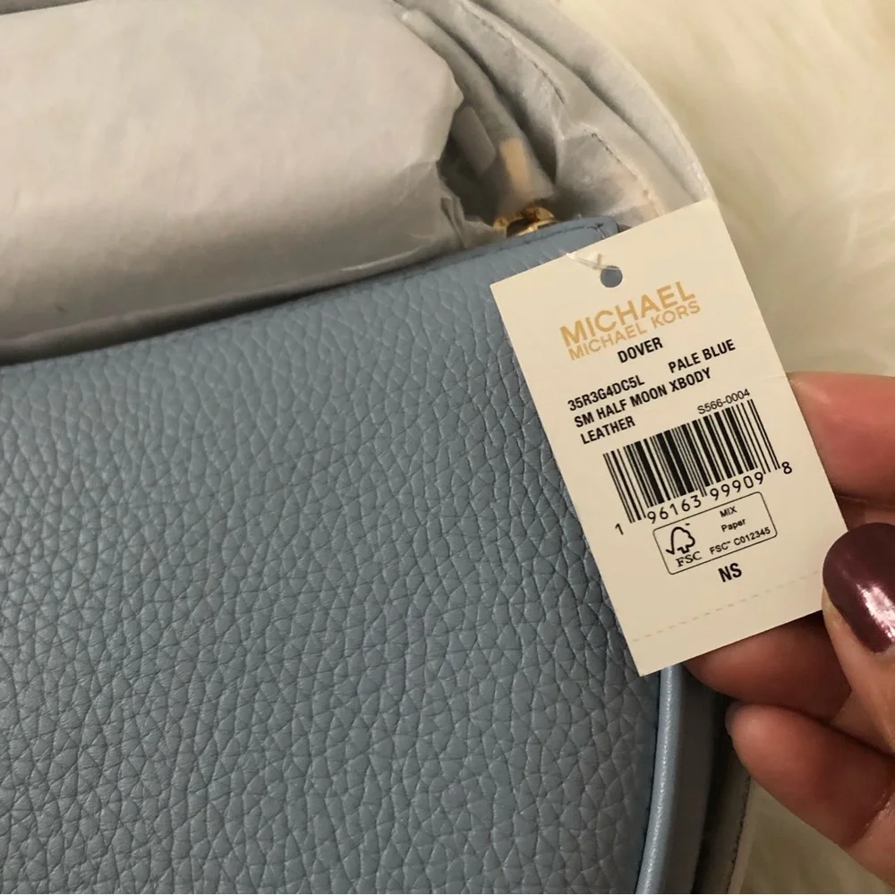 Michael Kors Dover Small Leather Crossbody Bag - Picture 7 of 13